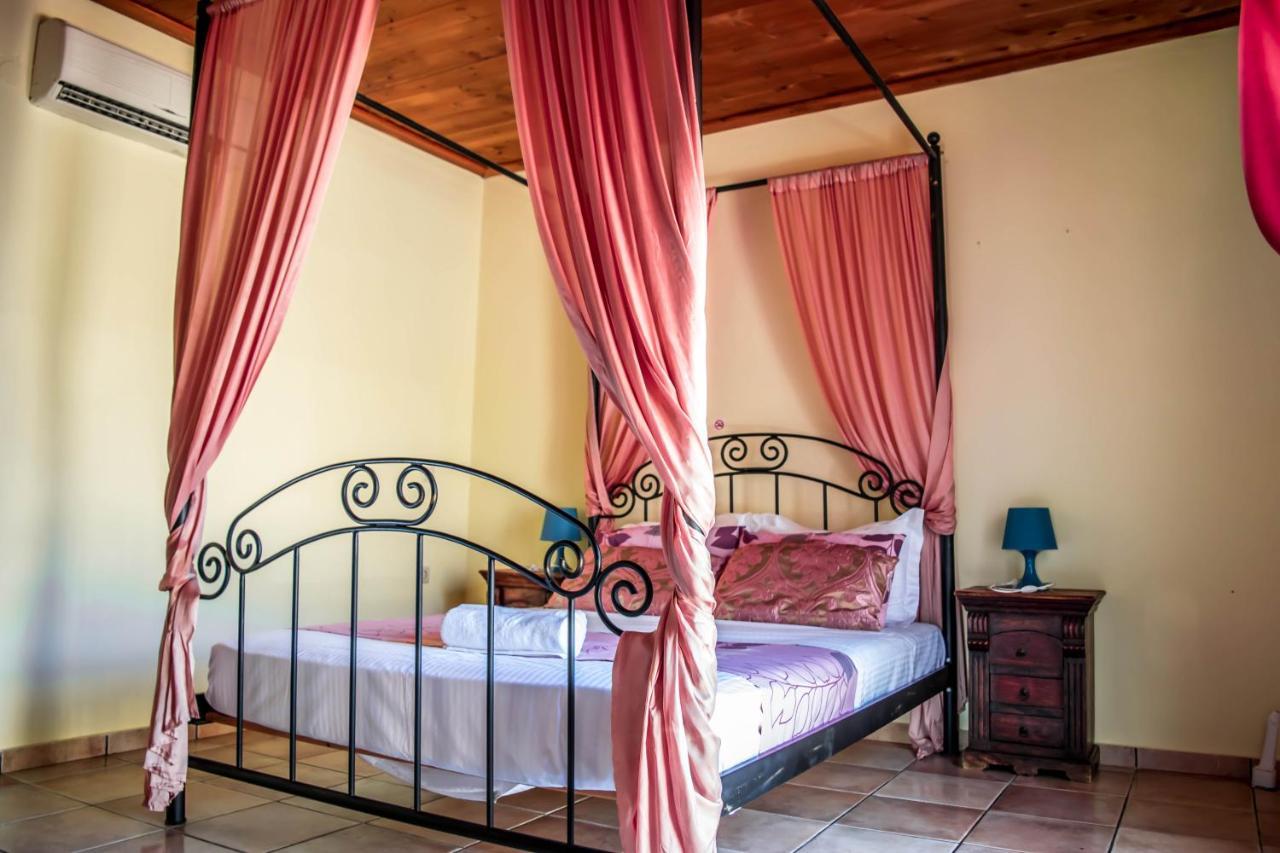 הרסוניסוס Niriides Villas Old Listing מראה חיצוני תמונה