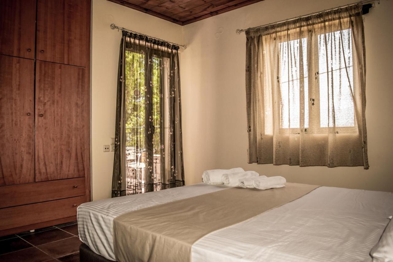 הרסוניסוס Niriides Villas Old Listing מראה חיצוני תמונה
