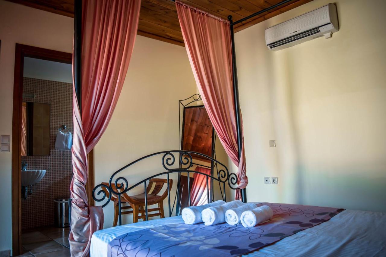 הרסוניסוס Niriides Villas Old Listing מראה חיצוני תמונה