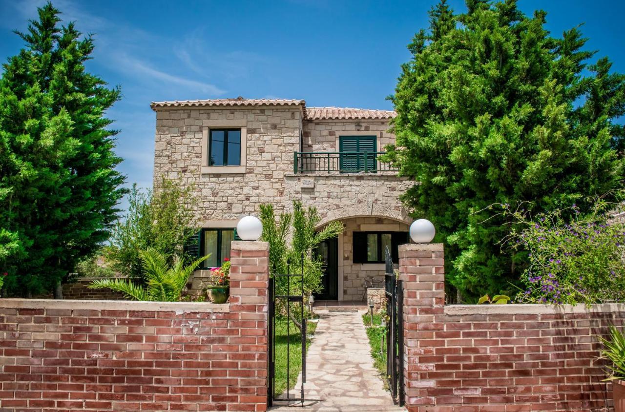 הרסוניסוס Niriides Villas Old Listing מראה חיצוני תמונה