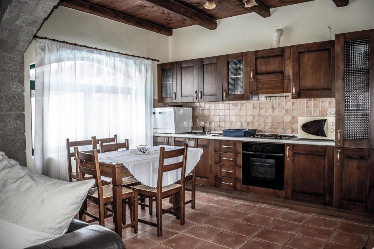 הרסוניסוס Niriides Villas Old Listing מראה חיצוני תמונה