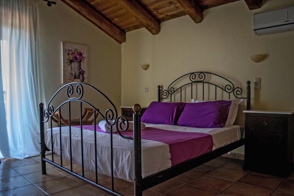 הרסוניסוס Niriides Villas Old Listing מראה חיצוני תמונה