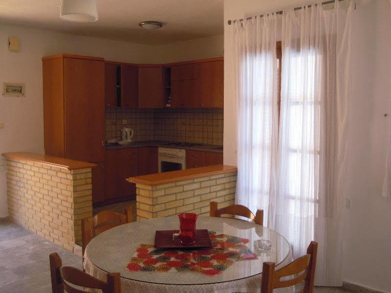 הרסוניסוס Niriides Villas Old Listing מראה חיצוני תמונה