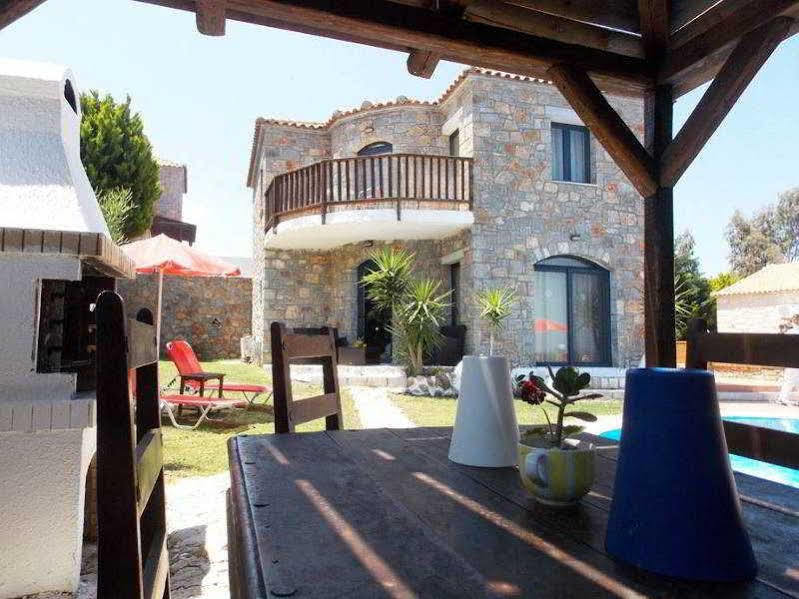 הרסוניסוס Niriides Villas Old Listing מראה חיצוני תמונה