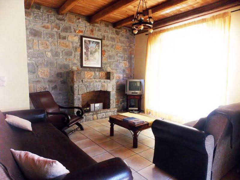 הרסוניסוס Niriides Villas Old Listing מראה חיצוני תמונה